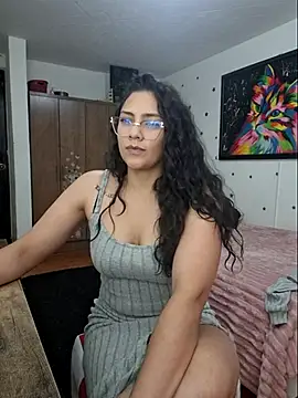 Thaliacooper  online show from 25, 6, 2026