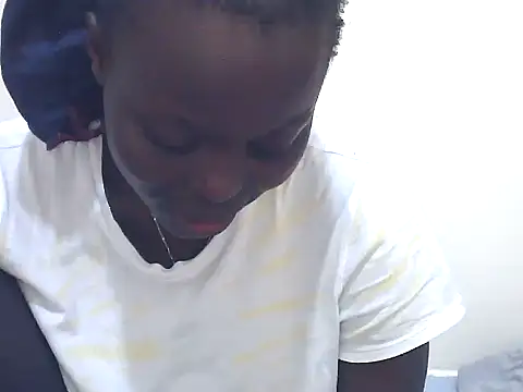 ebony curvedass online show from 27, 4, 2026