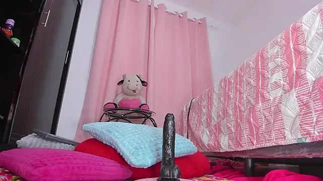 msschloee  online show from 18, 2, 2025