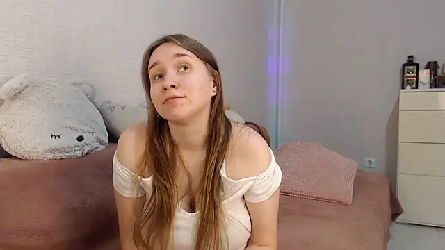 lovely hayley online show from 5, 2, 2025