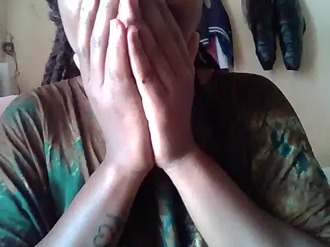 Queen loveer online show from 11, 10, 2025