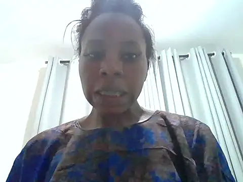 Snapshot of Queen_loveer chatting on 2, 6, 2026 Queen loveer online show from 2, 6, 2026