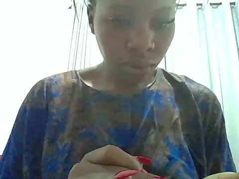 Snapshot of Queen_loveer chatting on 4, 6, 2026 Queen loveer online show from 4, 6, 2026