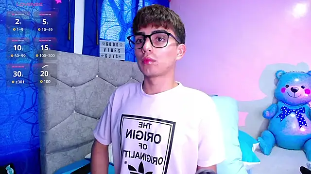 OwenBluee online show from 10, 1, 2025