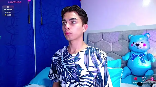 OwenBluee online show from 3, 2, 2025