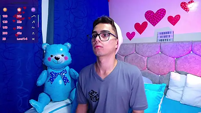 OwenBluee online show from 21, 2, 2025