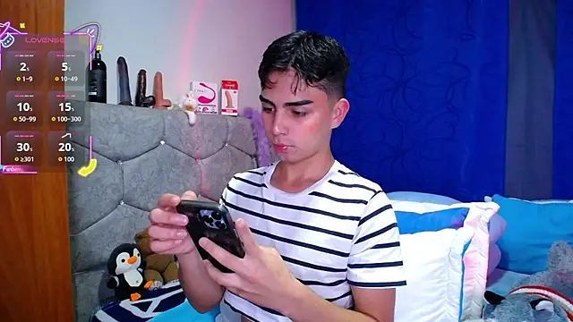 OwenBluee online show from 9, 9, 2025