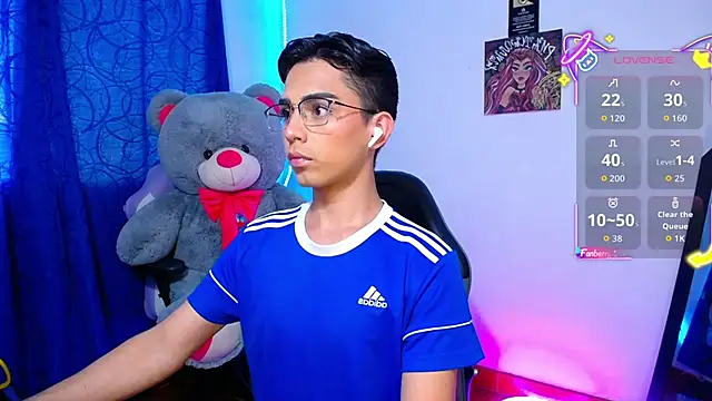 OwenBluee online show from 12, 6, 2026