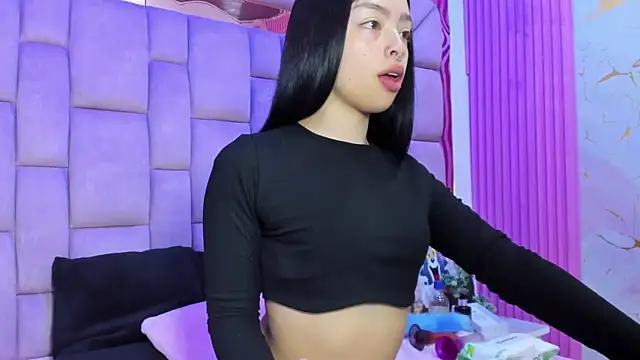 Sofia Mirandaa18 online show from 20, 4, 2026