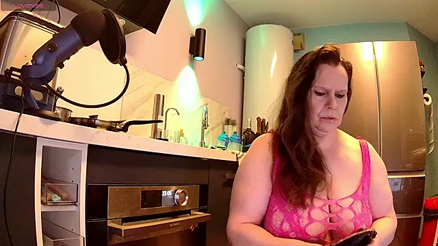 Endrocleia online show from 25, 2, 2025