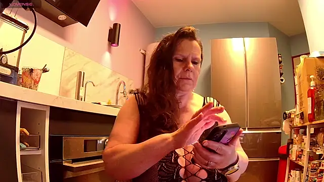 Snapshot of Endrocleia chatting on 3, 6, 2026 Endrocleia online show from 3, 6, 2026