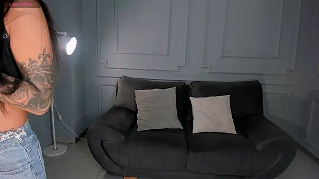 MariaHerrera  online show from 2, 12, 2025