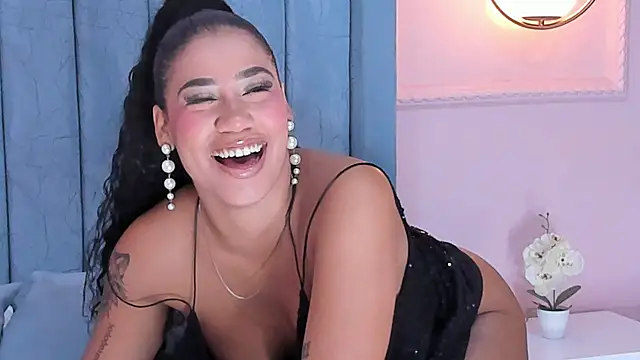 Snapshot of Salome_Diaz_ chatting on 6, 2, 2025 Salome Diaz online show from 6, 2, 2025