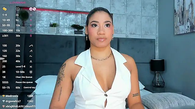 Snapshot of Salome_Diaz_ chatting on 11, 2, 2025 Salome Diaz online show from 11, 2, 2025