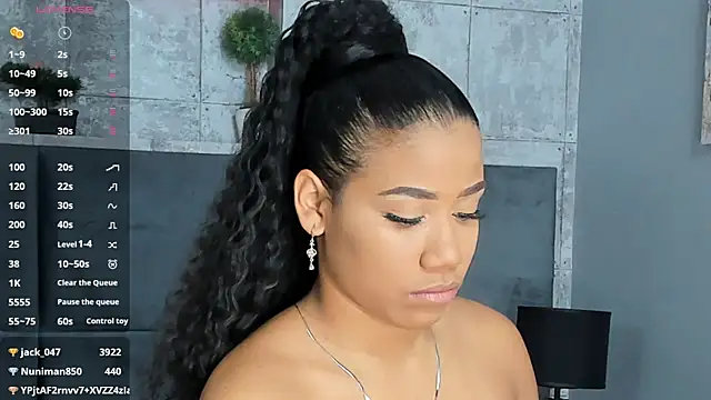 Snapshot of Salome_Diaz_ chatting on 19, 2, 2025 Salome Diaz online show from 19, 2, 2025