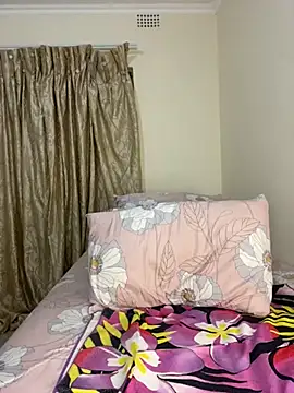 Snapshot of HornyxLadie chatting on 9, 10, 2025 HornyxLadie online show from 9, 10, 2025