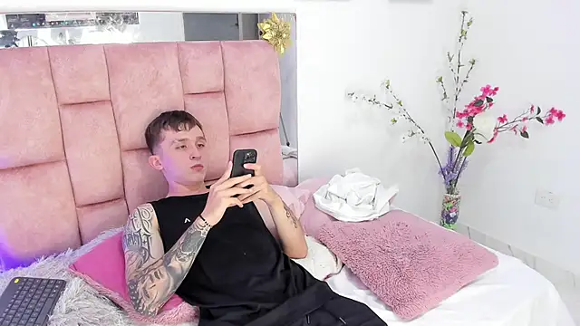 Dylanwhite23  online show from 29, 1, 2025