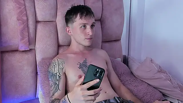 Dylanwhite23  online show from 16, 3, 2025