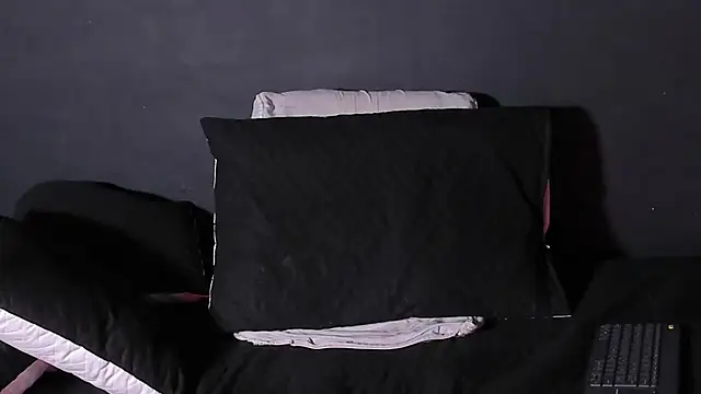 Dylanwhite23  online show from 15, 10, 2025