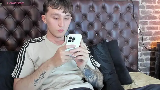 Dylanwhite23  online show from 17, 1, 2026