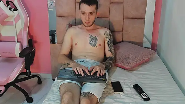 Dylanwhite23  online show from 28, 4, 2026