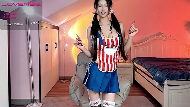 Snapshot of JoooJo_ chatting on 18, 10, 2025 JoooJo online show from 18, 10, 2025