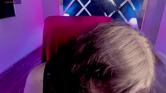 Sabrina scarlett online show from 8, 3, 2025