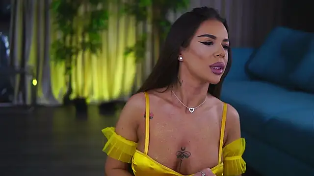 MissKiarra online show from 1, 3, 2025