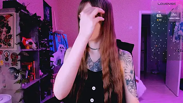 NaniMoore online show from 26, 2, 2025