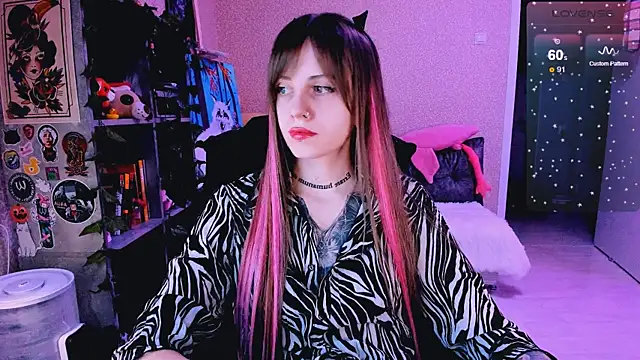 NaniMoore online show from 5, 3, 2025