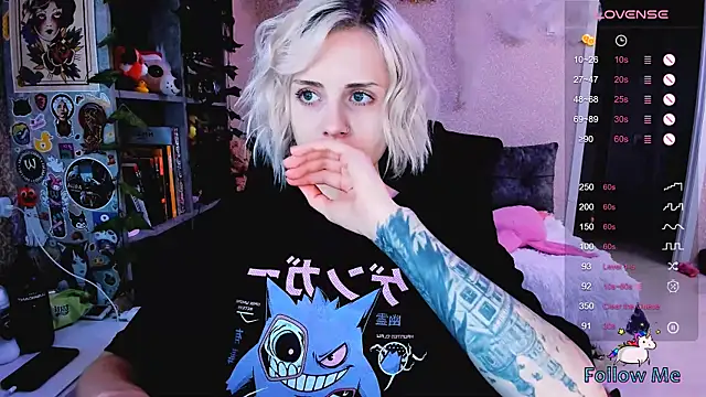 NaniMoore online show from 18, 10, 2025