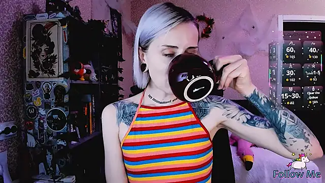 NaniMoore online show from 9, 11, 2025