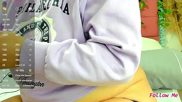 Snapshot of arisha_hot chatting on 4, 10, 2025 arisha hot online show from 4, 10, 2025