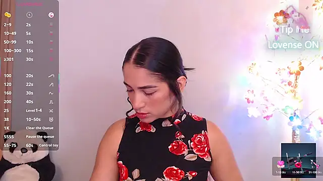 Snapshot of Thayssa_ross chatting on 20, 5, 2026 Thayssa ross online show from 20, 5, 2026