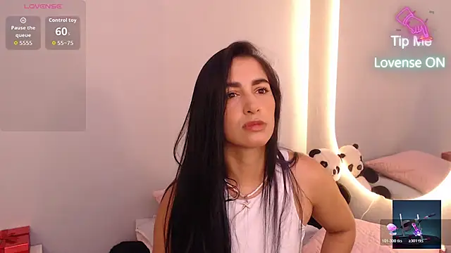 Snapshot of Thayssa_ross chatting on 26, 5, 2026 Thayssa ross online show from 26, 5, 2026