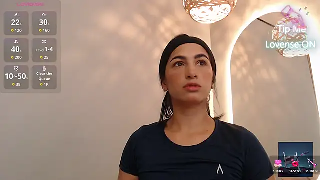 Snapshot of Thayssa_ross chatting on 9, 6, 2026 Thayssa ross online show from 9, 6, 2026