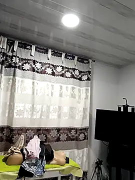 Snapshot of amaranta_c chatting on 27, 10, 2025 amaranta c online show from 27, 10, 2025