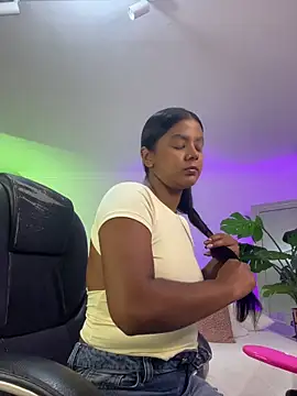 Snapshot of JANYLOVE__ chatting on 12, 6, 2026 JANYLOVE online show from 12, 6, 2026