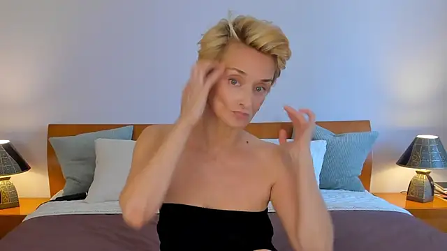 SimonaDeBeauvoir online show from 15, 7, 2026