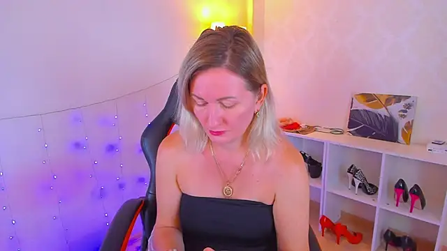 Snapshot of AriFleow chatting on 23, 9, 2025 AriFleow online show from 23, 9, 2025