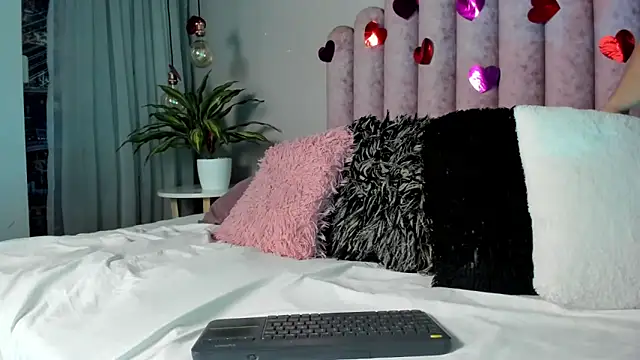 SusanBenett online show from 15, 3, 2025