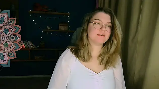 Snapshot of VioletteWay chatting on 14, 12, 2025 VioletteWay online show from 14, 12, 2025