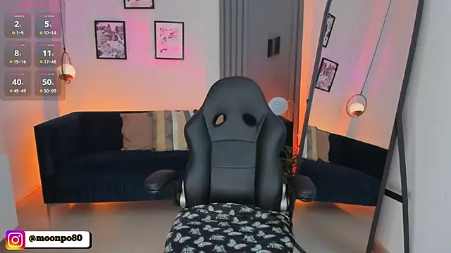 Luna  Ponce online show from 2, 4, 2026