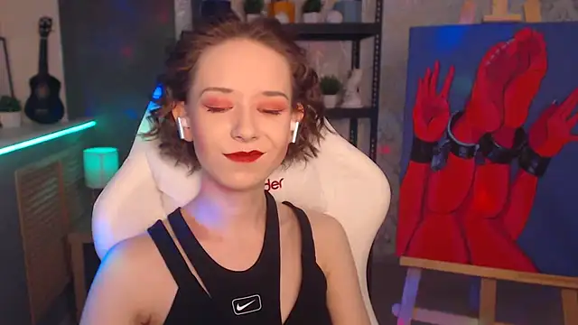 FascinatingEyess online show from 5, 3, 2025