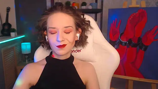 FascinatingEyess online show from 6, 3, 2025