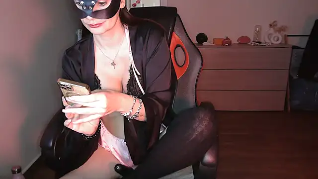 Snapshot of ladymask_2023 chatting on 11, 1, 2025 ladymask 2023 online show from 11, 1, 2025