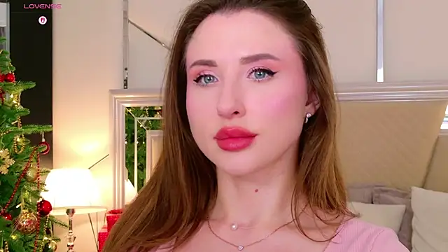 Snapshot of Jullia_Carter chatting on 16, 12, 2025 Jullia Carter online show from 16, 12, 2025