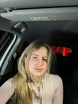 Holly-Glamour online show from 20, 4, 2026