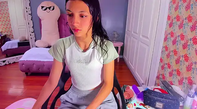 Iris Stone  online show from 21, 1, 2025