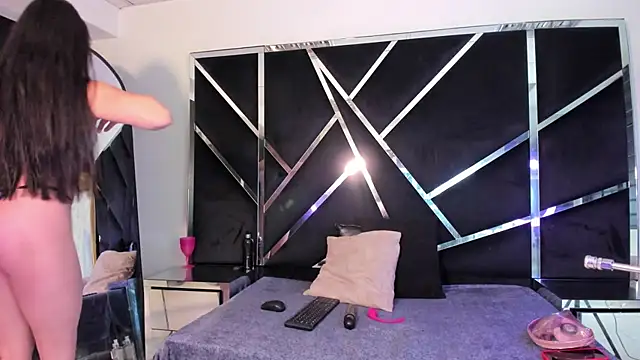 Ivanna18 x online show from 8, 11, 2025